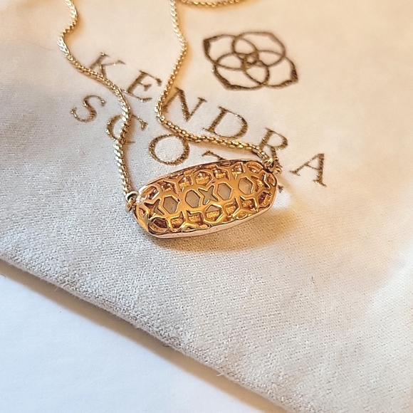 Kendra Scott Annika rose gold mother of pearl necklace - Picture 4 of 4